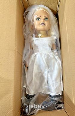 Bride Of Chucky TIFFANY 22 REPLICA DOLL UNIVERSAL SPENCERS NWT CHILDS PLAY