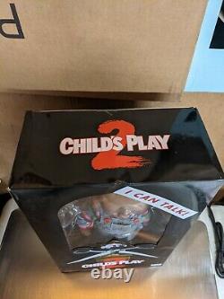 Child's Play 2 CHUCKY TALKING DOLL Mezco Toyz Mega