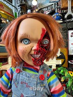 Child's Play 3 15 inch Mega Scale Pizza Face Chucky Talking Figure with Sound