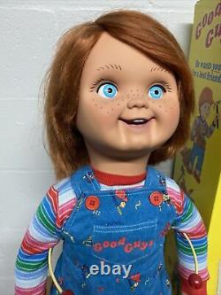 Child's Play Good Guys Chucky Doll Trick or Treat Studios With Stand & Batteries