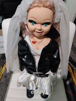 HUGE 26-in Bride Of Chucky TIFFANY DOLL Plush WithClothes SPENCERS BRIDE OF CHUCKY