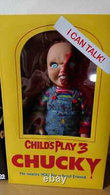Immediate decision MEZCO child play Chucky talkin