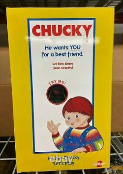 Mezco Toyz Child's Play 2 Talking Good Guy Chucky Mega Scale Figure IN STOCK